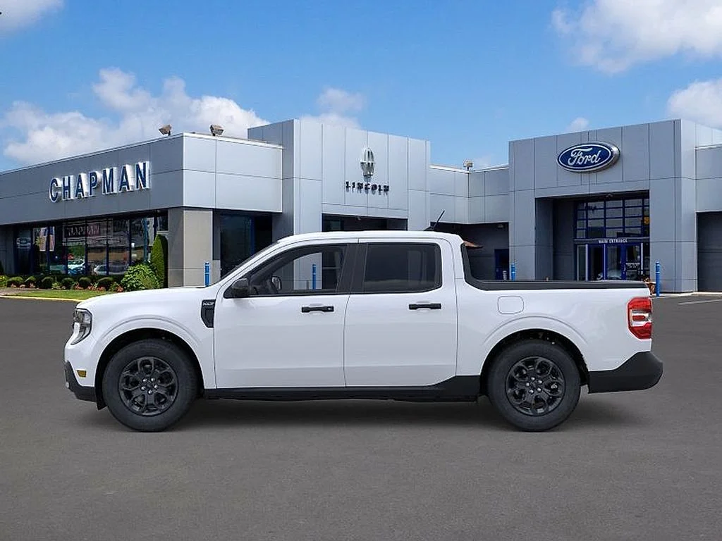 New 2026 Oxford White Ford XLT image 3