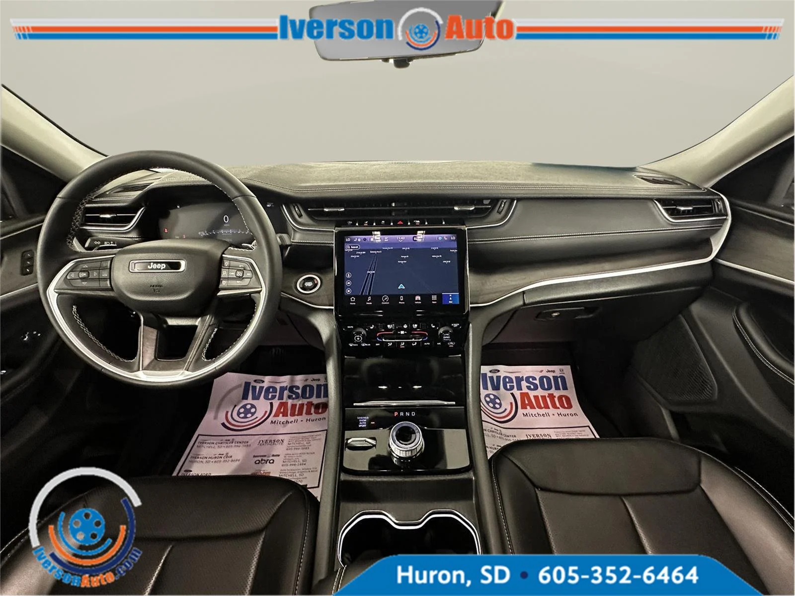 Used 2024 Midnight Sky Jeep Limited image 29