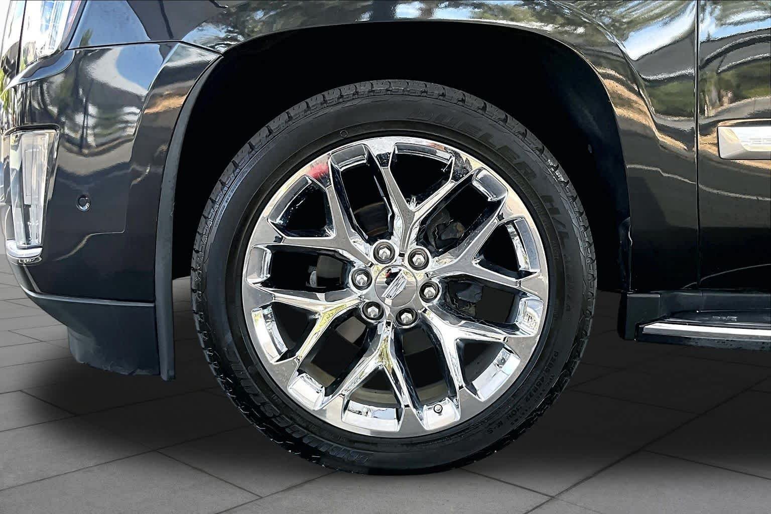 Used 2019 Manhattan Noir Metallic Cadillac Luxury image 11