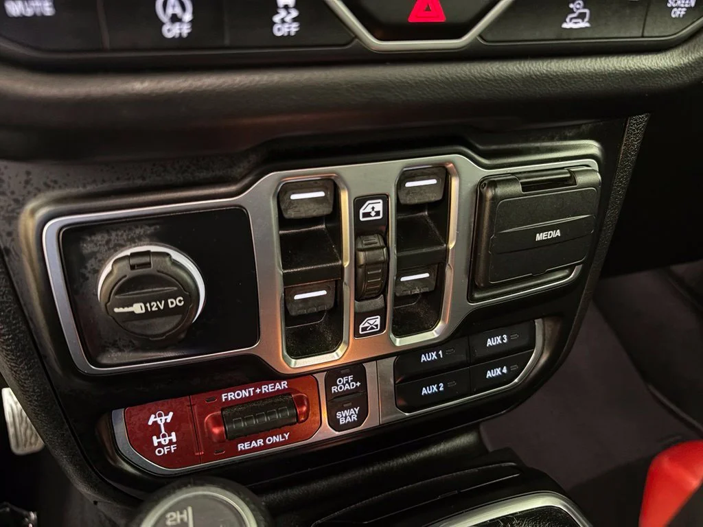 Used 2025 Black Jeep Rubicon image 27