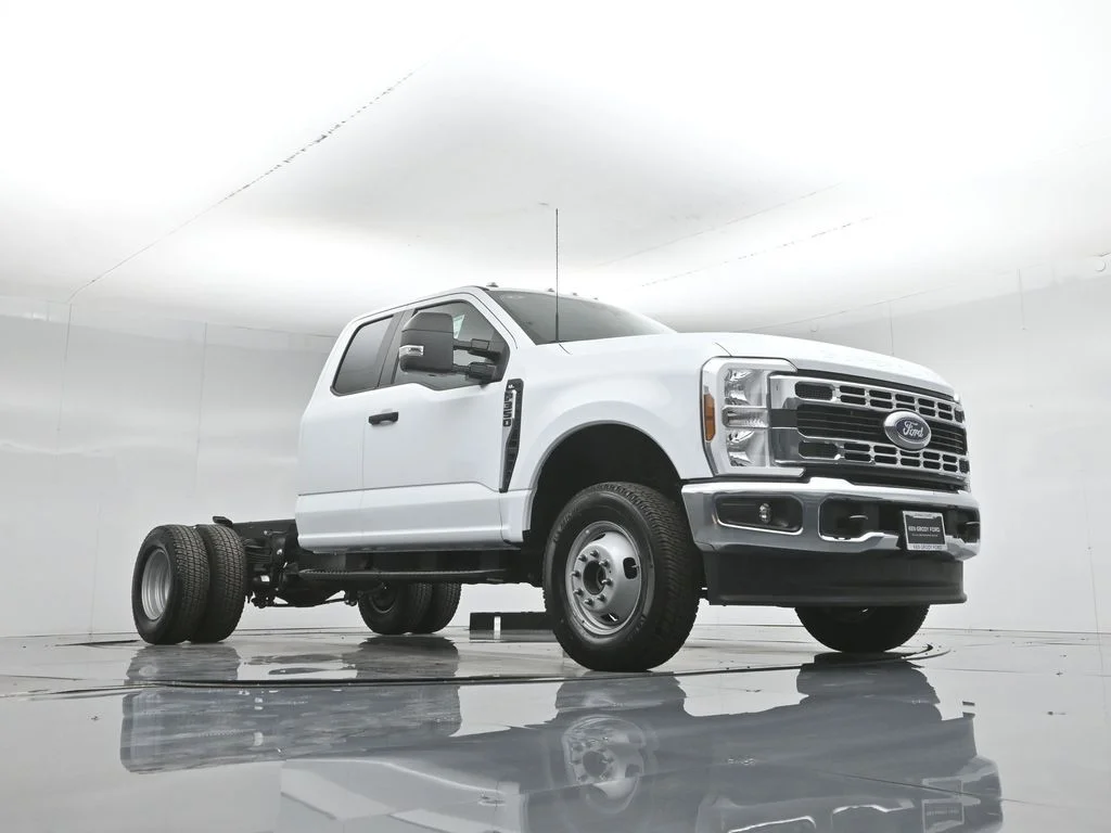 New 2026 Oxford White Ford XL image 42