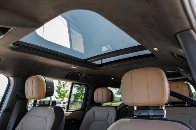 New 2026 Santorini Black Land Rover X image 5
