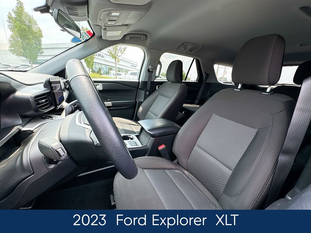 Used 2023 Silver Ford XLT image 14