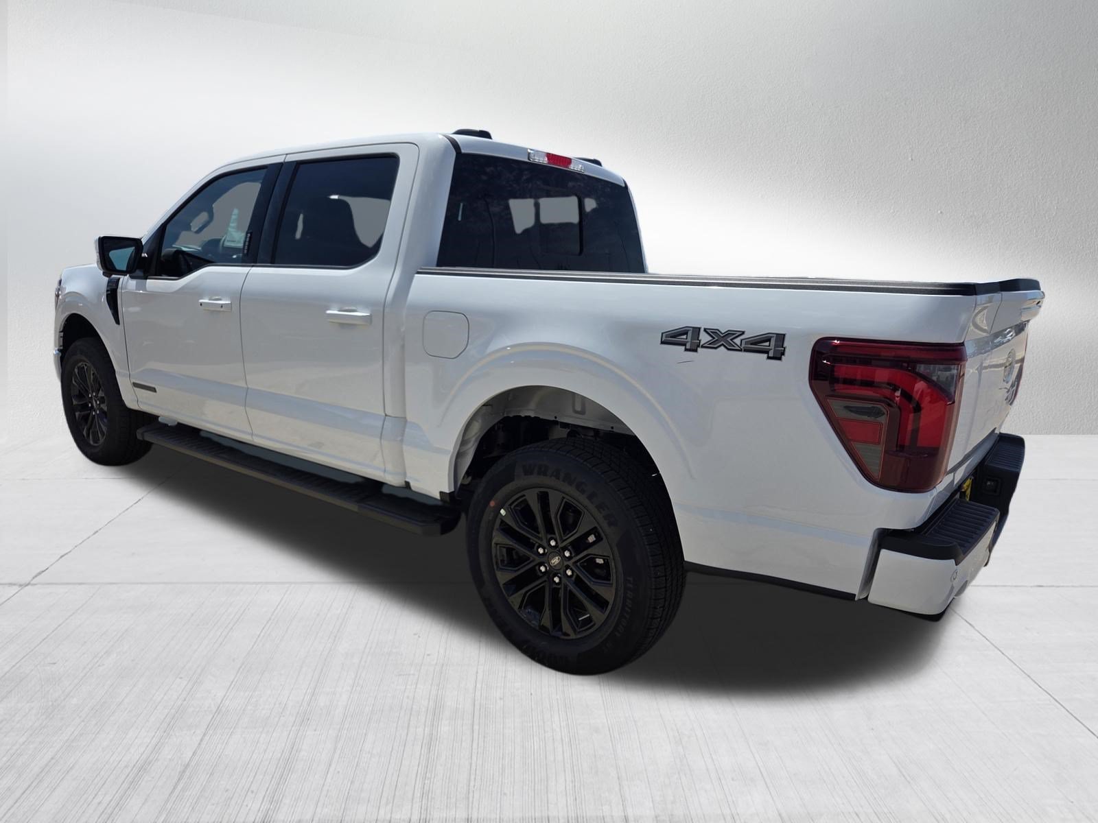 New 2026 Oxford White Ford LARIAT image 3