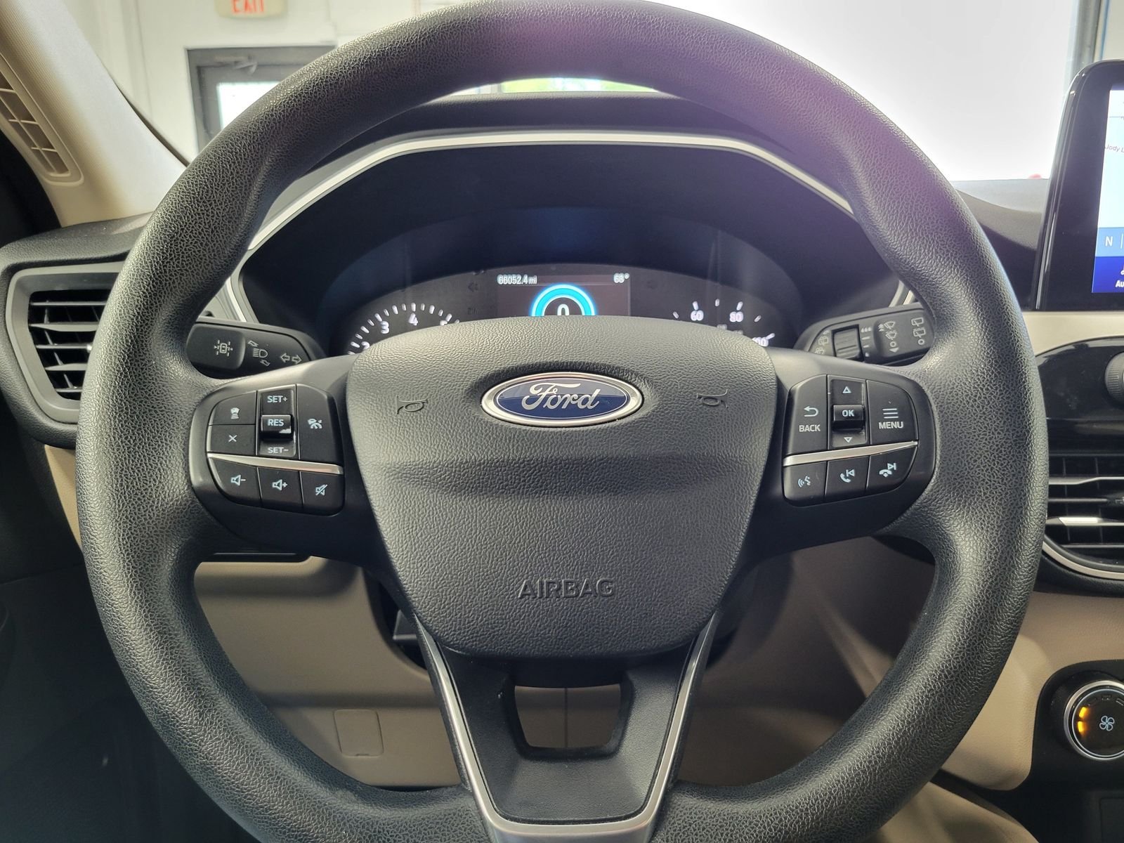 Used 2020  Ford SE image 12