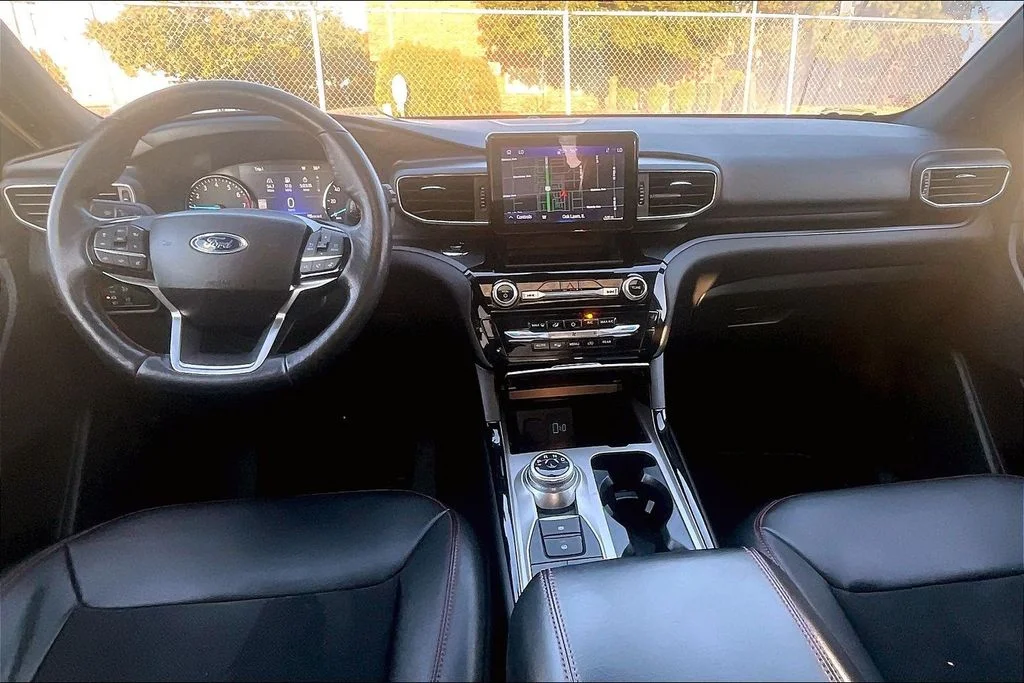 Used 2024 Gray Ford ST-Line image 14