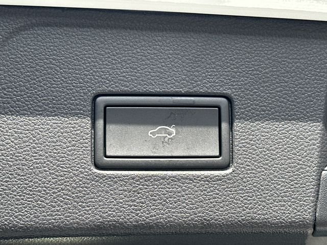 Certified Used 2024  Volkswagen 2.0T SE w/Technology image 19