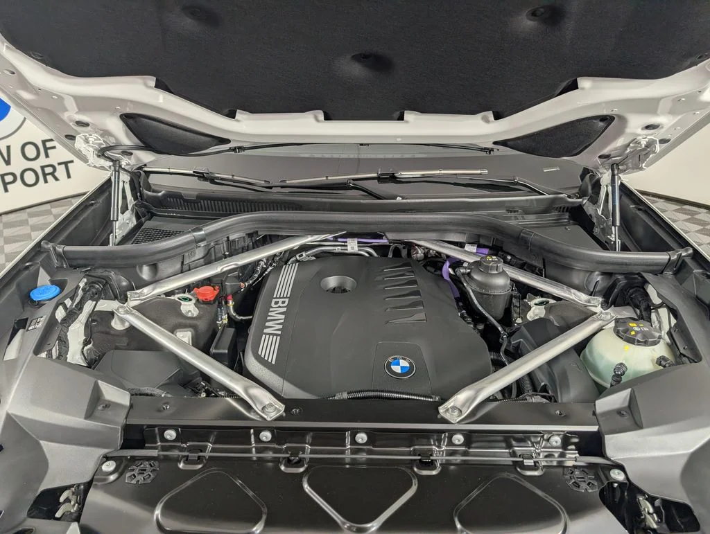 New 2027 White BMW xDrive40i image 23
