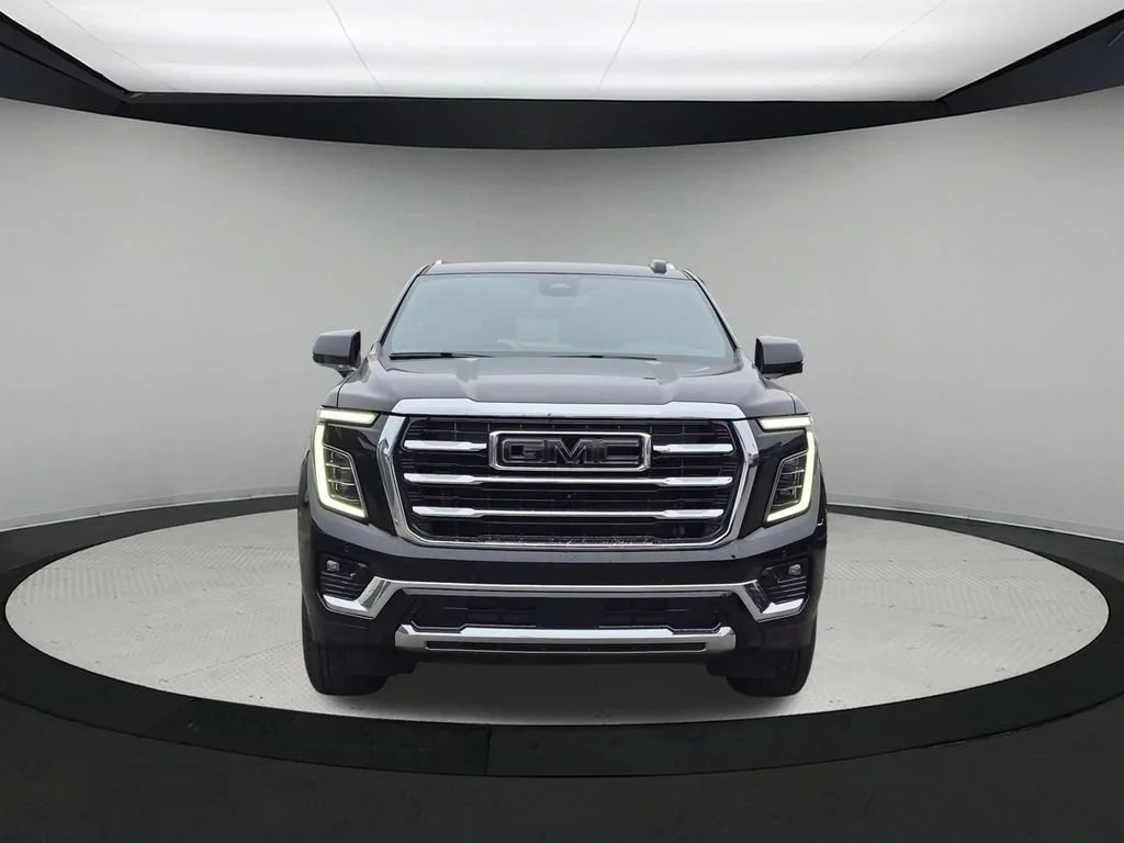 Certified Used 2025 Onyx Black GMC Elevation image 8