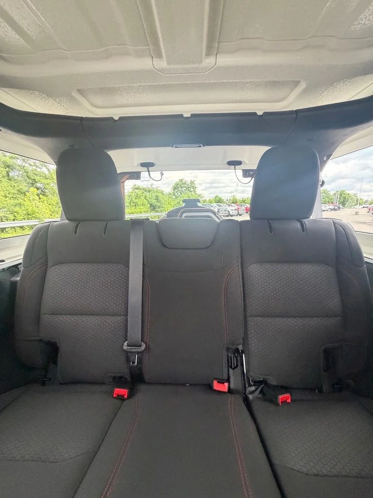 Certified Used 2022 White Jeep Unlimited Rubicon image 17