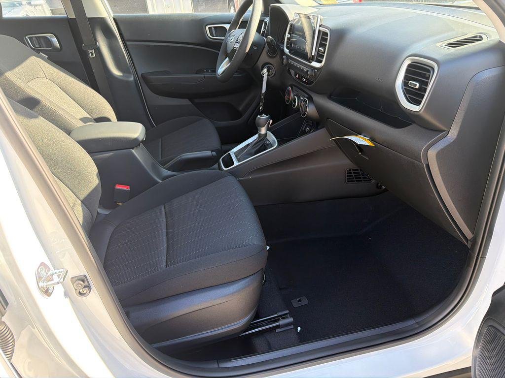 New 2026 White Hyundai SE image 13