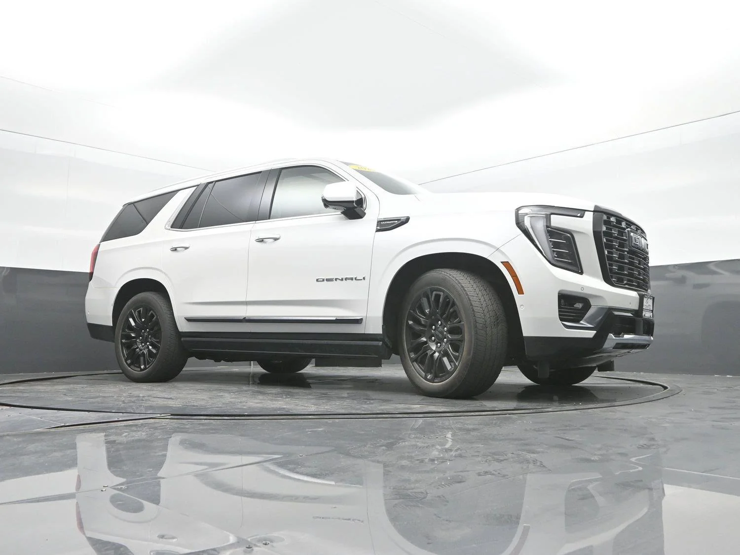 2025 GMC Yukon Denali Ultimate - Photo 44