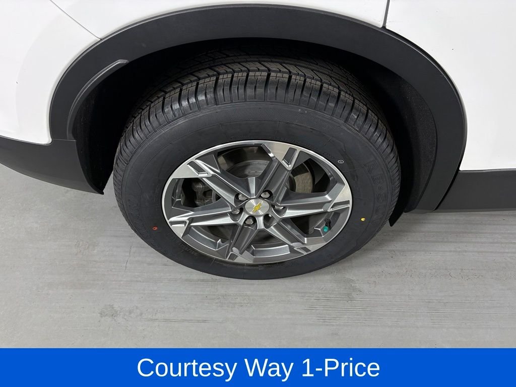 Used 2023 White Chevrolet LT image 13