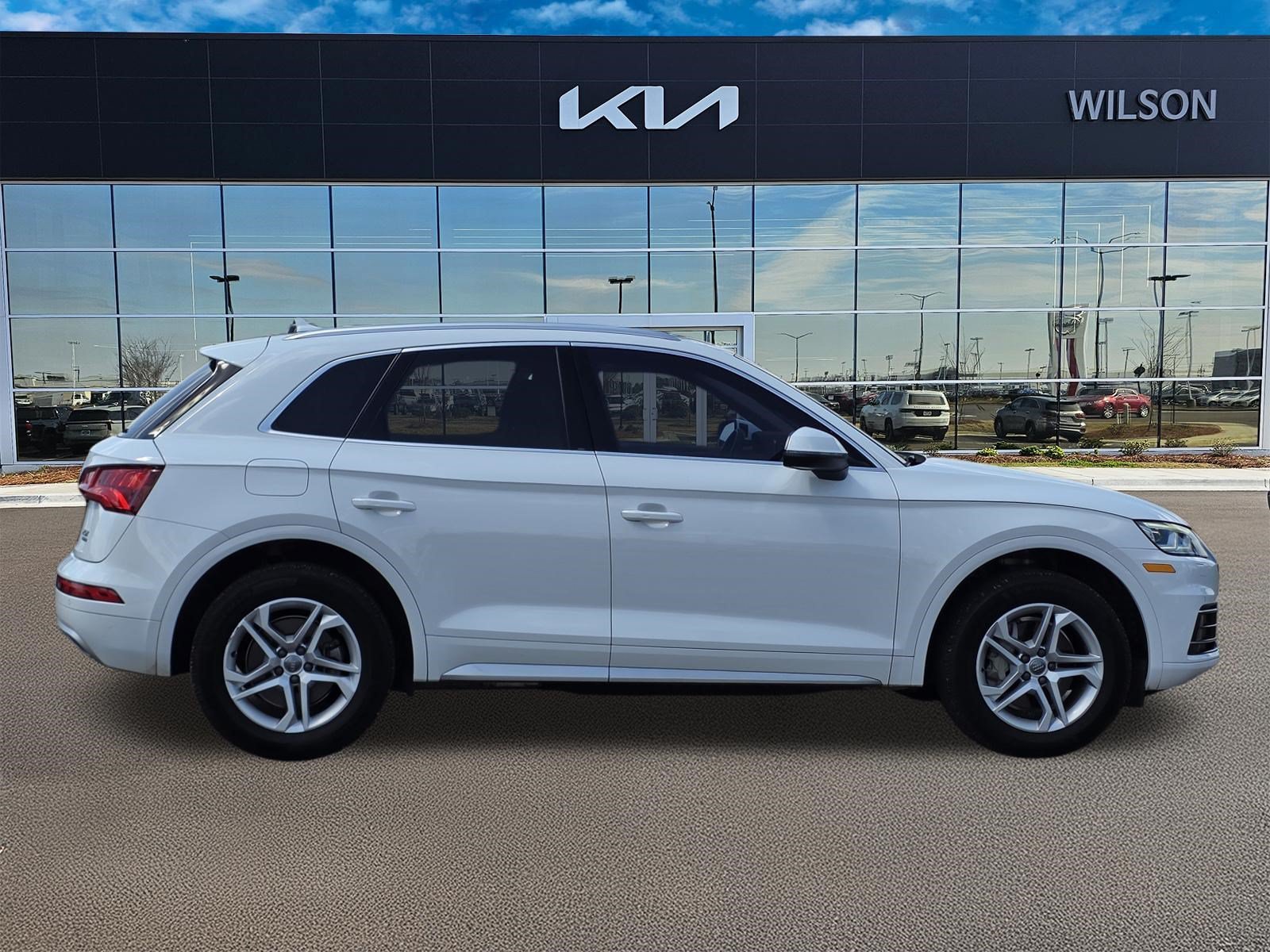 Used 2018 Ibis White Audi Tech Premium Plus image 3