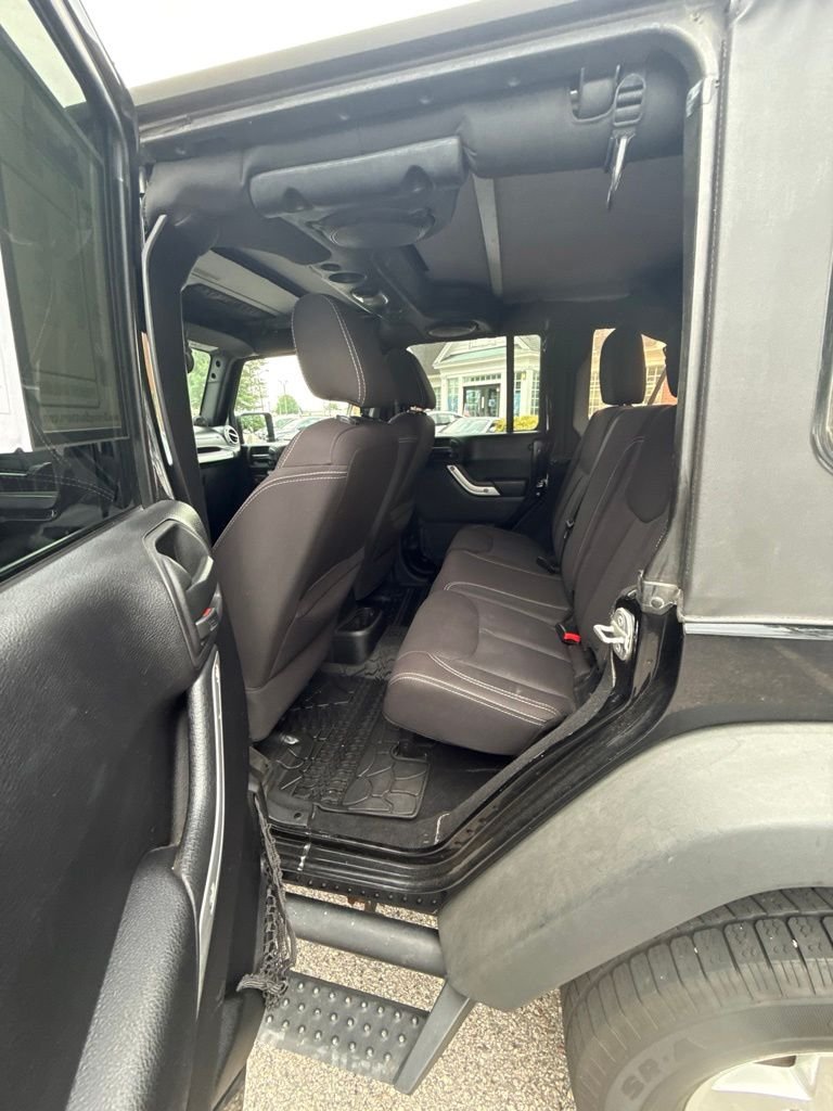Used 2014 Black Jeep Unlimited Rubicon image 10