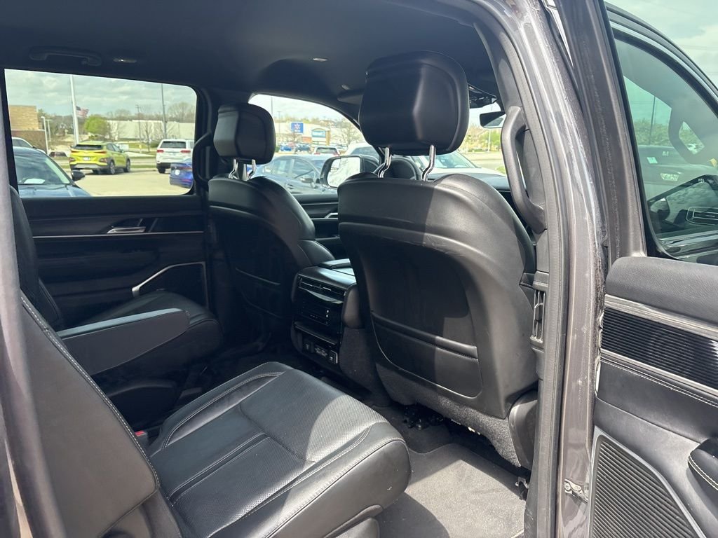 Used 2023 Baltic Gray Metallic Clearcoat Jeep Series III image 33