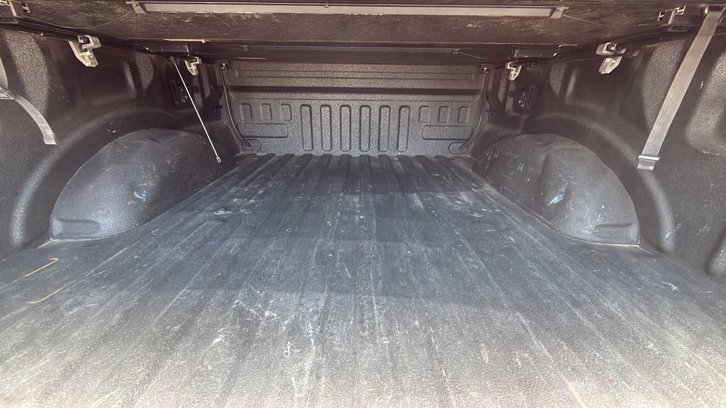Used 2016 Gray Ford XLT image 12