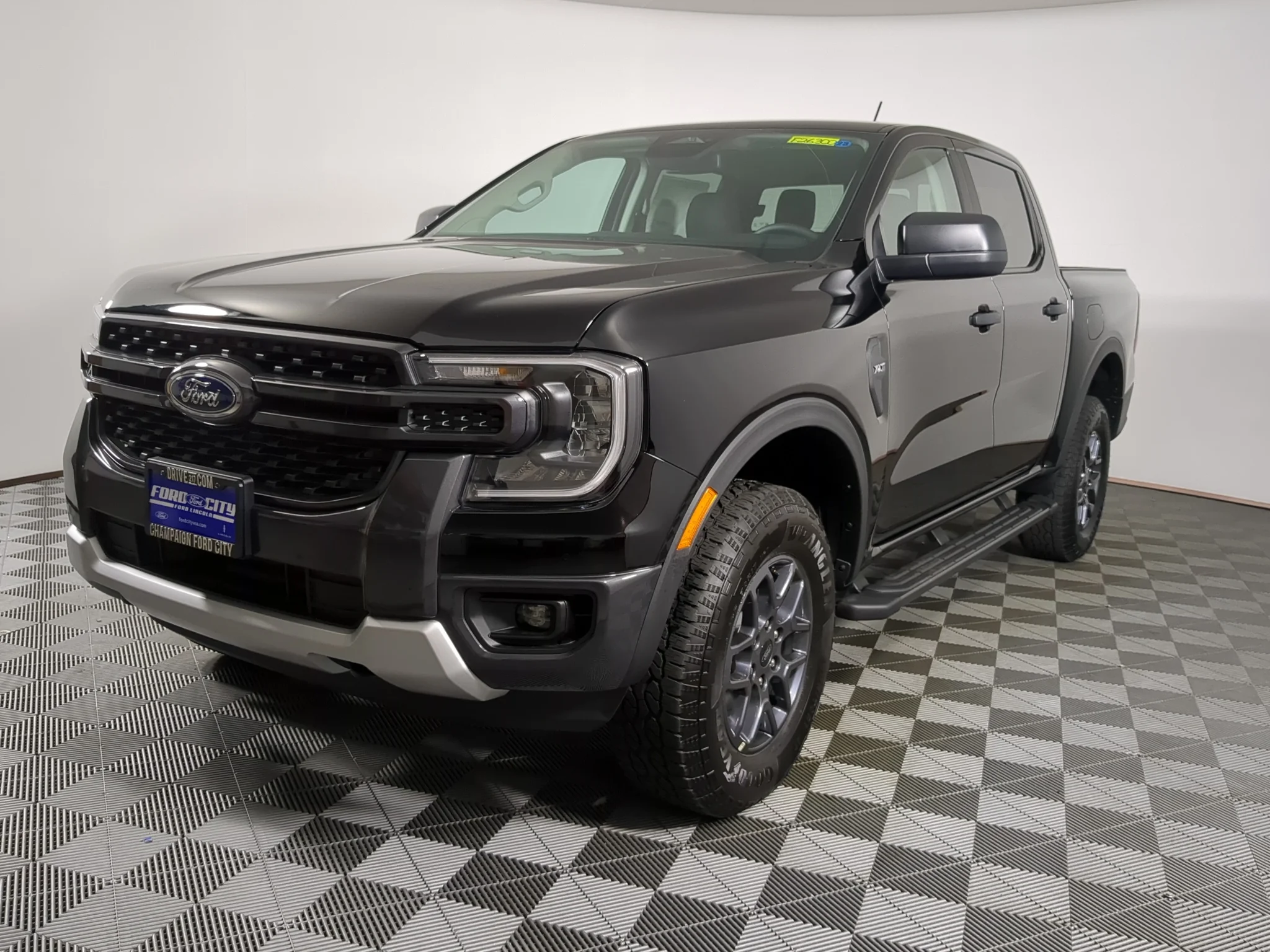 New 2026 Shadow Black Ford XLT image 4