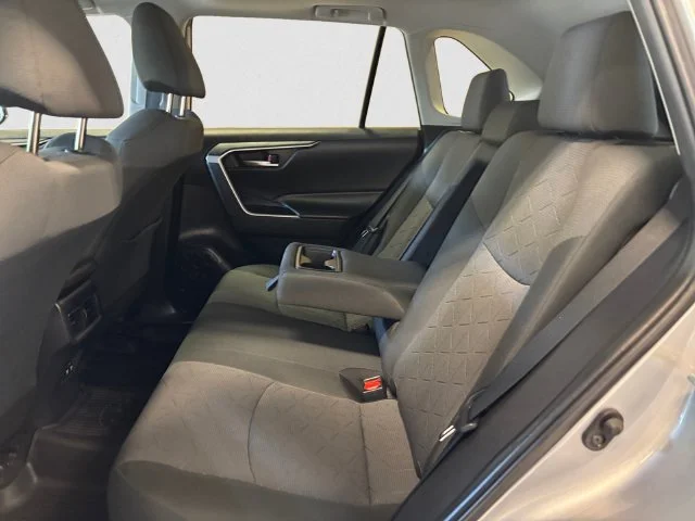 Used 2020 Silver Toyota XLE image 14
