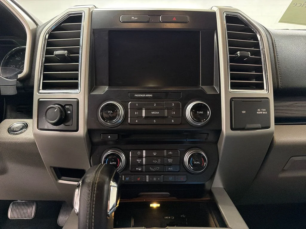 Used 2015 Silver Ford Lariat image 20