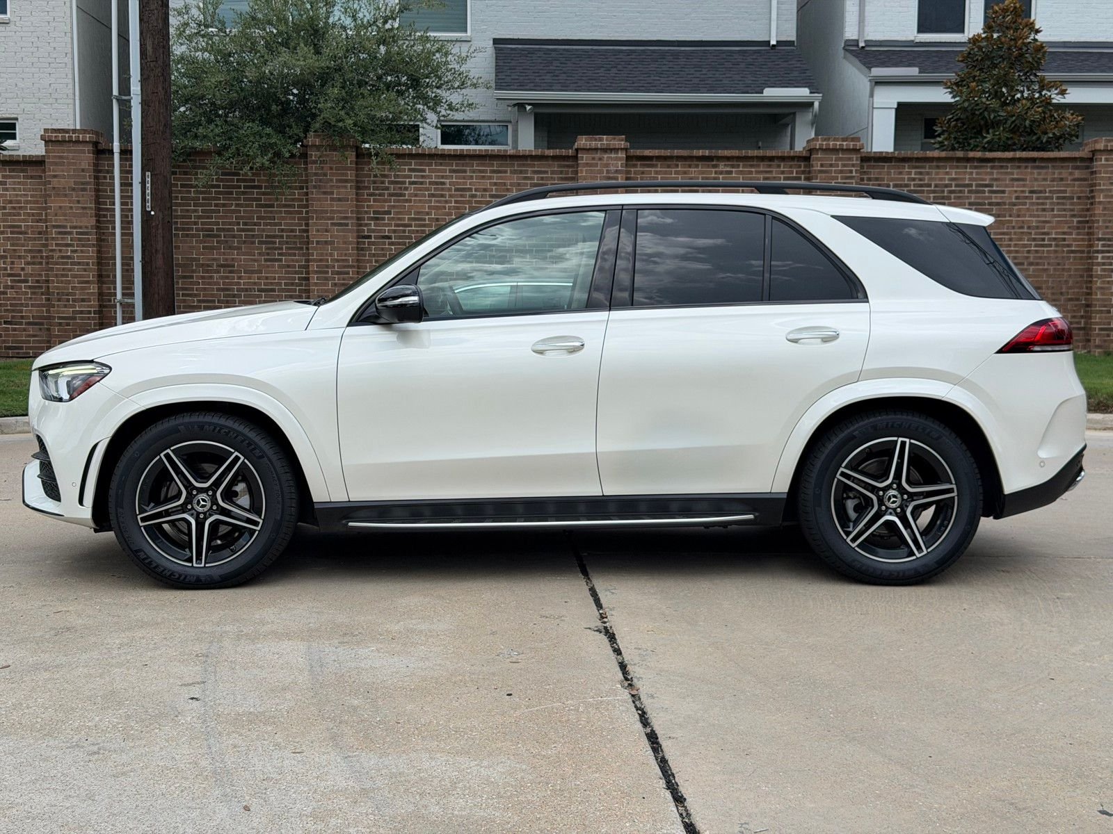 Certified Used 2022 White Mercedes-Benz GLE 350 image 11