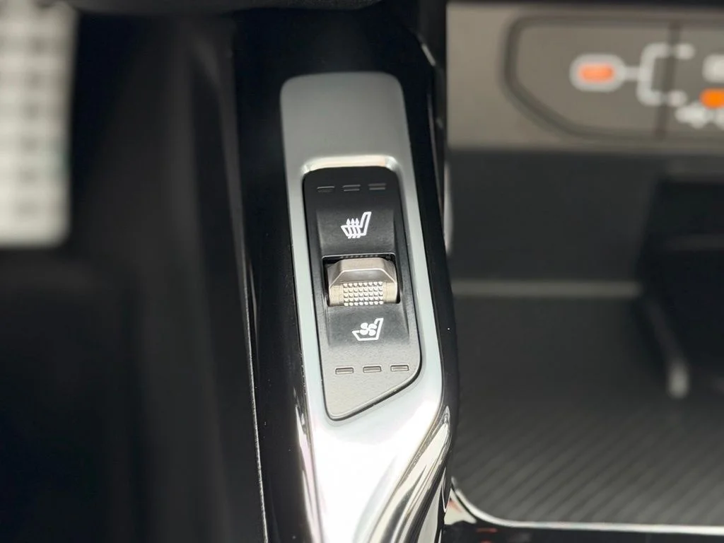 Used 2025 Black Kia X-Line SX Prestige image 22
