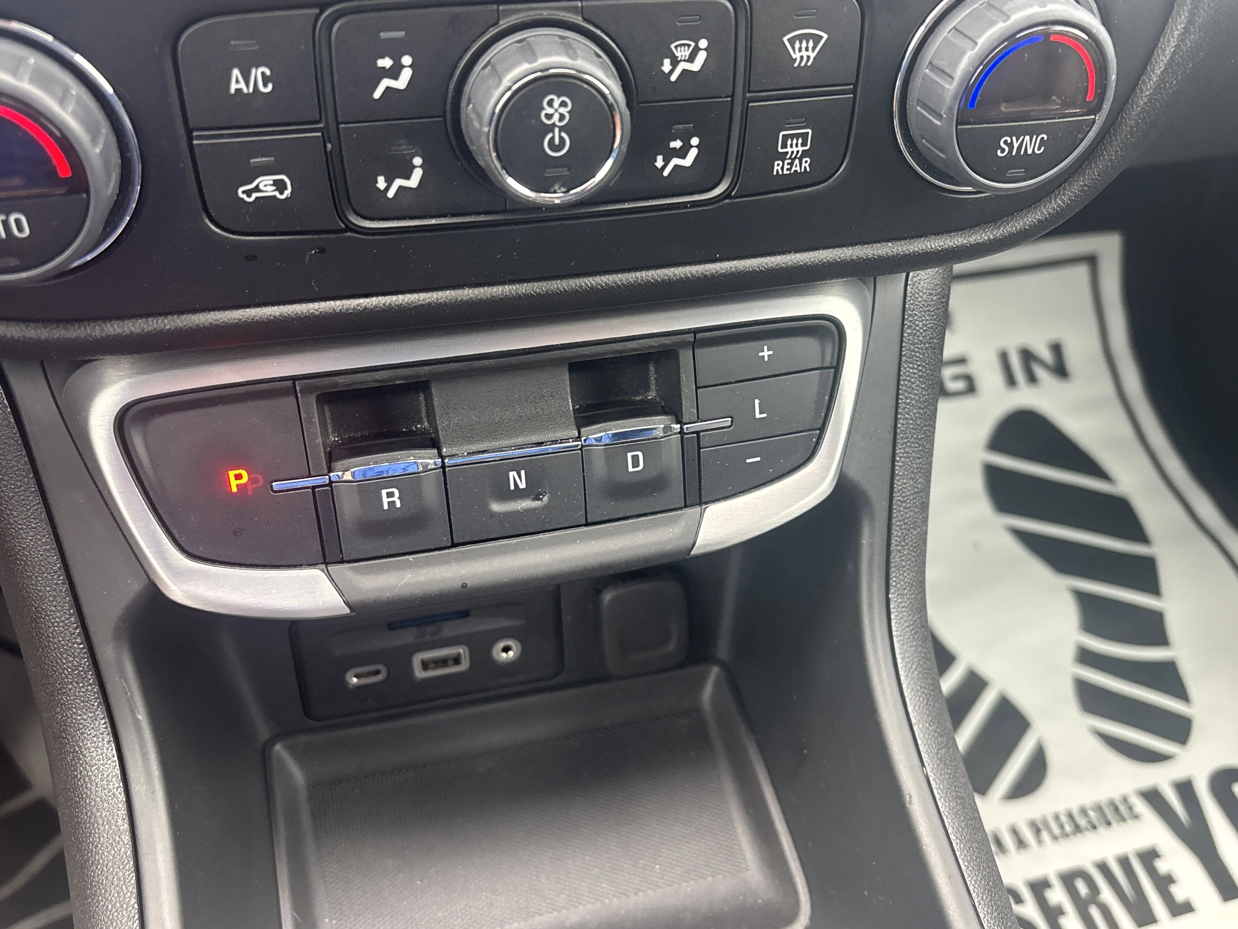 Used 2024 Summit White GMC SLT image 23