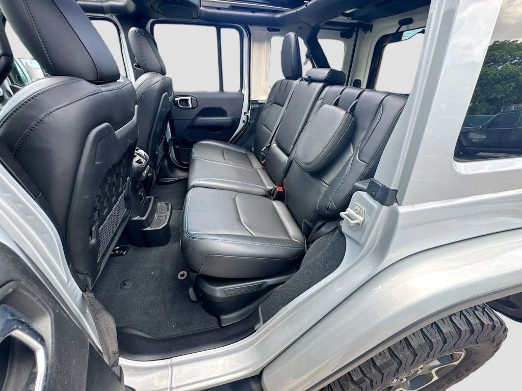Used 2023 Silver Jeep Rubicon 4xe image 27