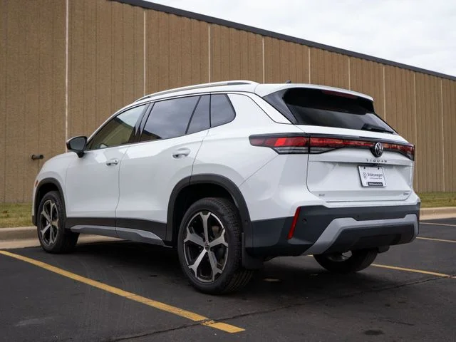 New 2026 White/off-white Volkswagen 2.0T SE image 4