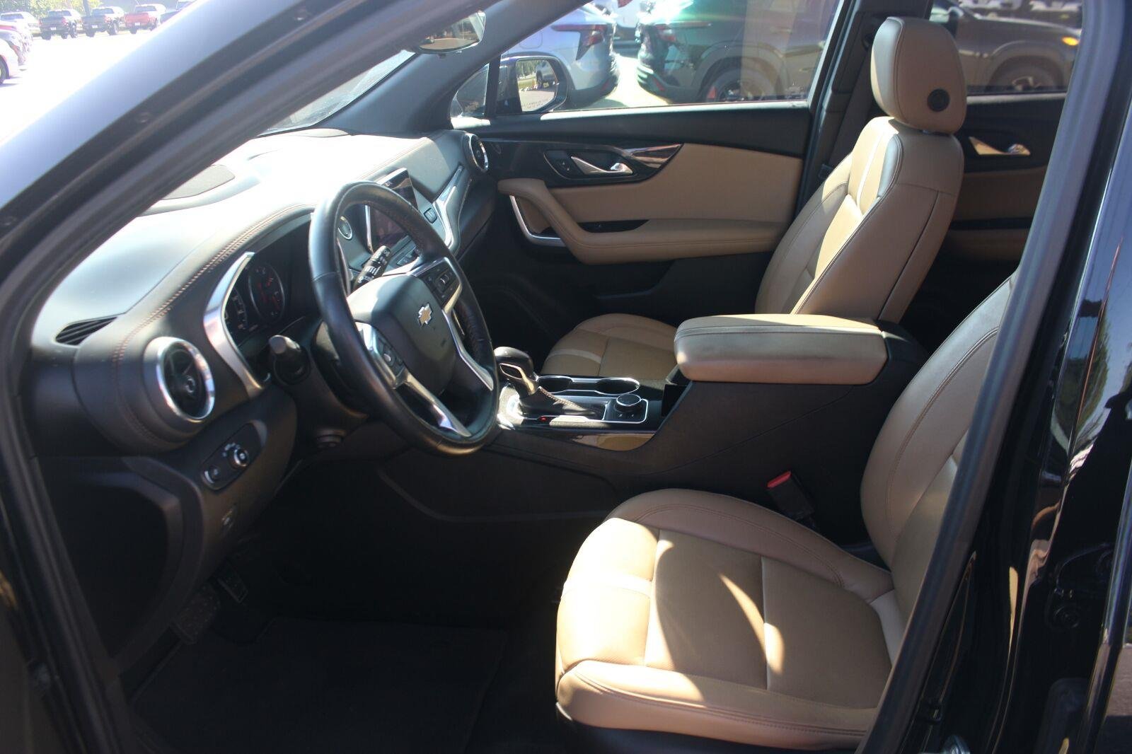 Used 2020 BLACK Chevrolet Premier image 17