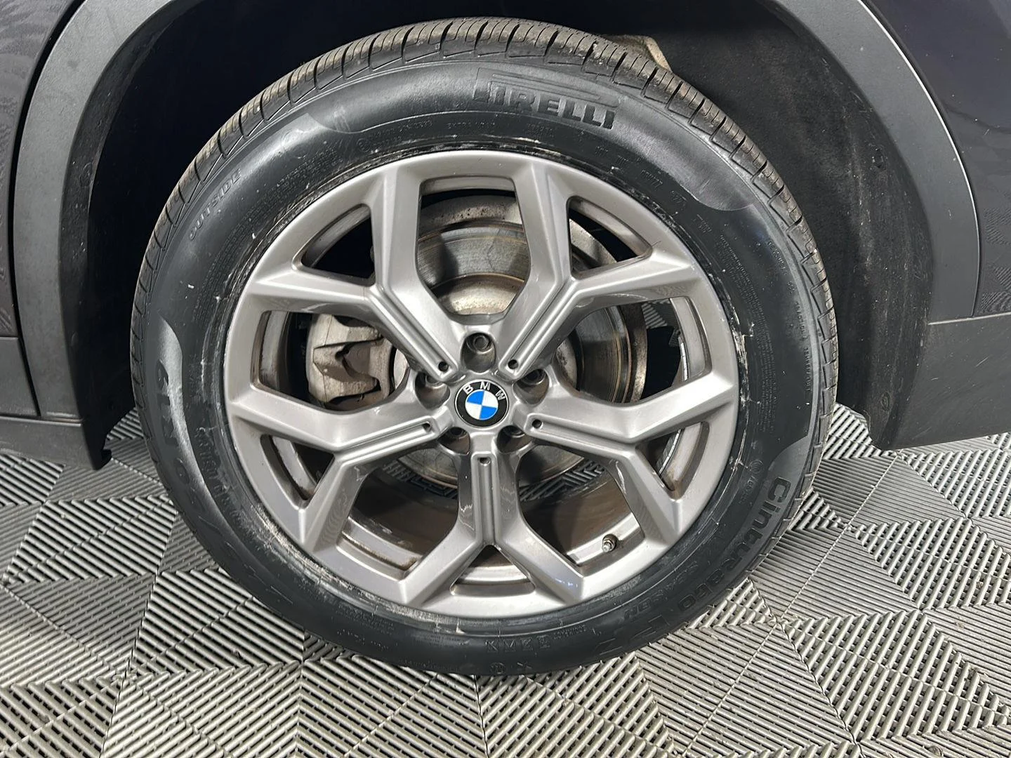 Used 2023 Dark Graphite Metallic BMW xDrive30i image 9