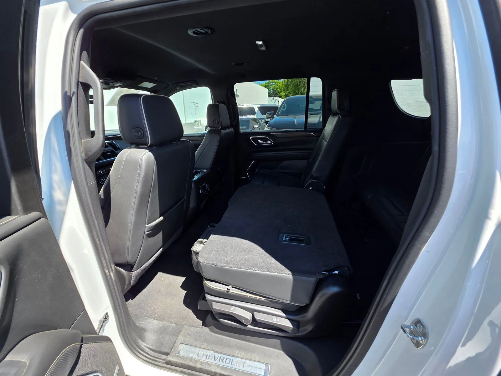 Used 2024 Summit White Chevrolet Premier image 13