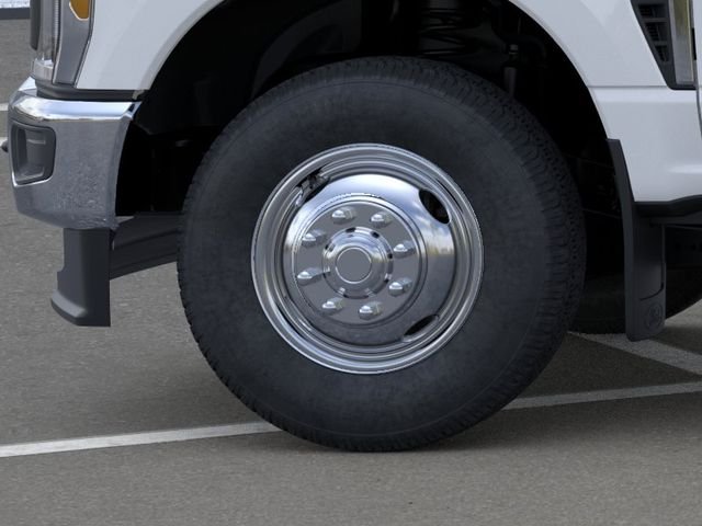 New 2026 Oxford White Ford F-350® XL image 19
