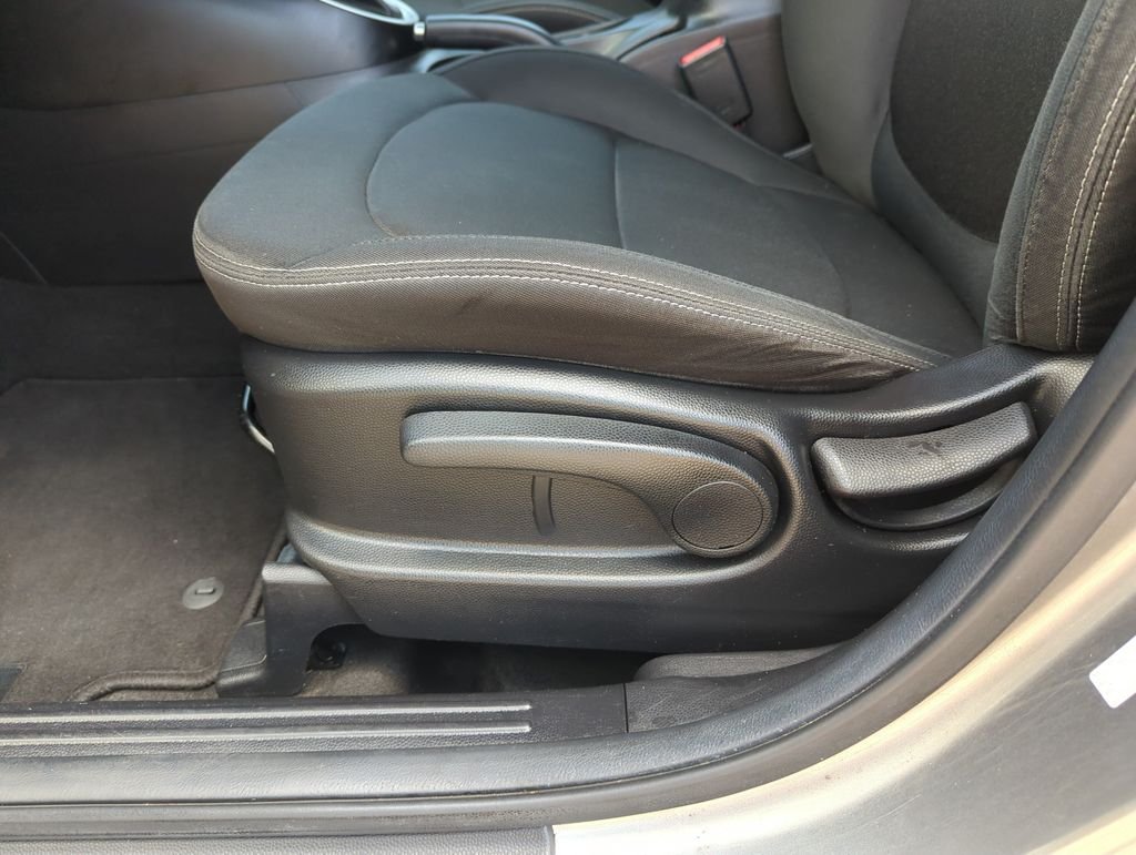 Used 2017 Gray Kia Base image 13