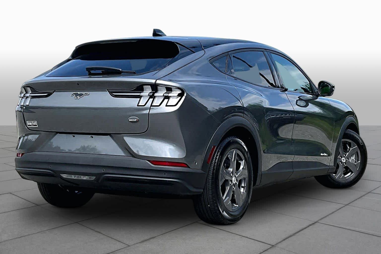 Used 2023 Carbonized Gray Metallic Ford Select image 12