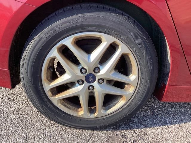 Used 2014 Red Ford SE image 7