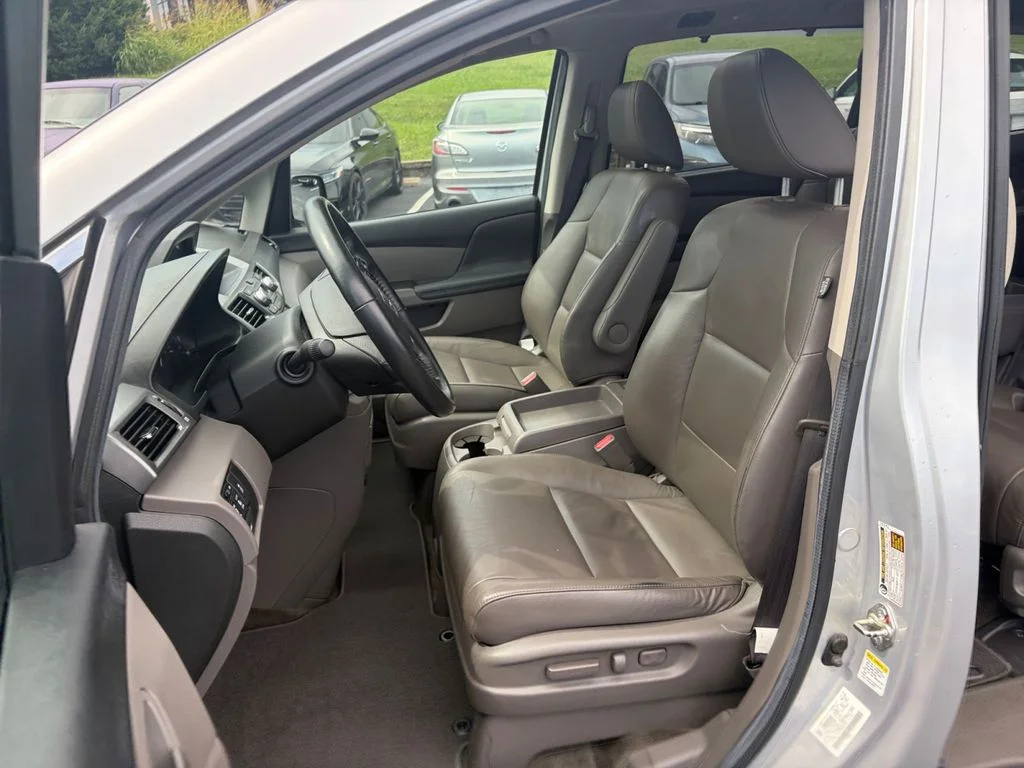Used 2026 Ruby Flare Pearl Toyota XSE image 17