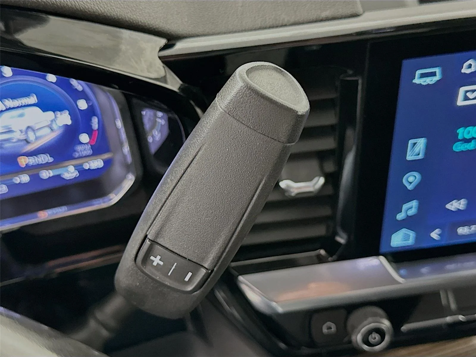 2023 Chevrolet Silverado 1500 RST - Photo 17