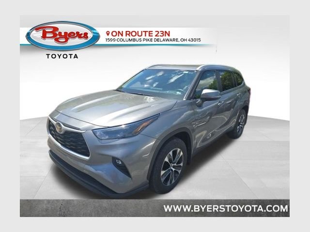 Used 2025 Heavy Metal Toyota XLE image 1