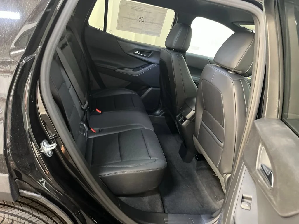 New 2027 Mosaic Black Metallic Chevrolet LT image 20