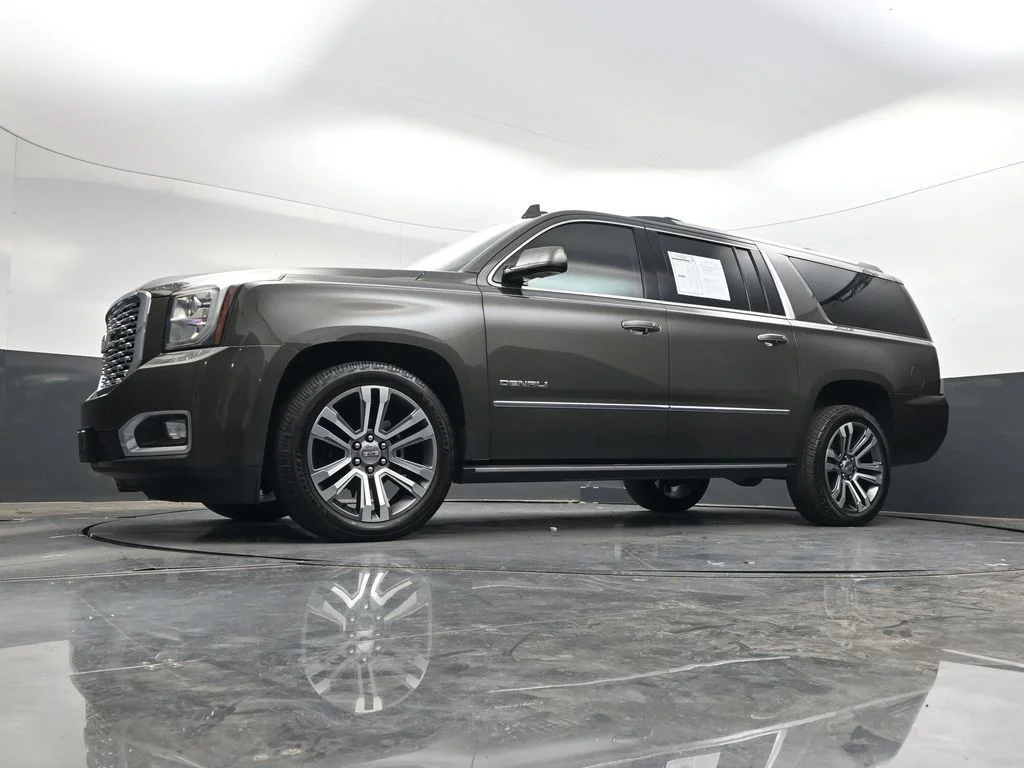 Used 2019 Gray GMC Denali image 41