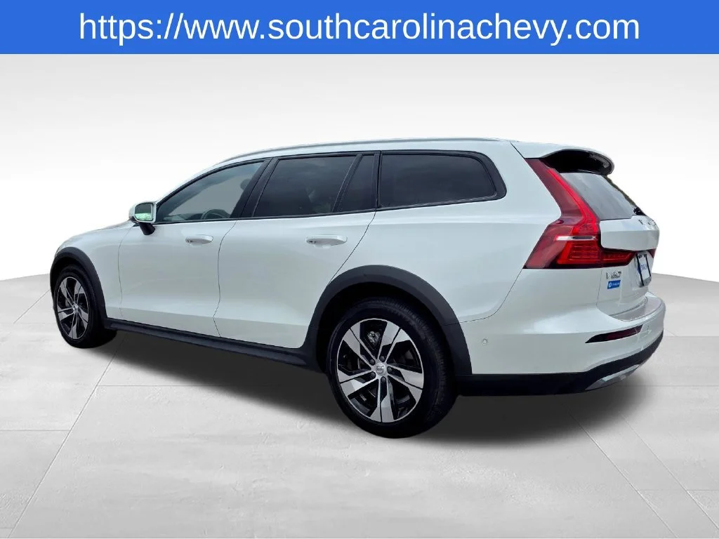 Used 2025  Volvo Plus image 39