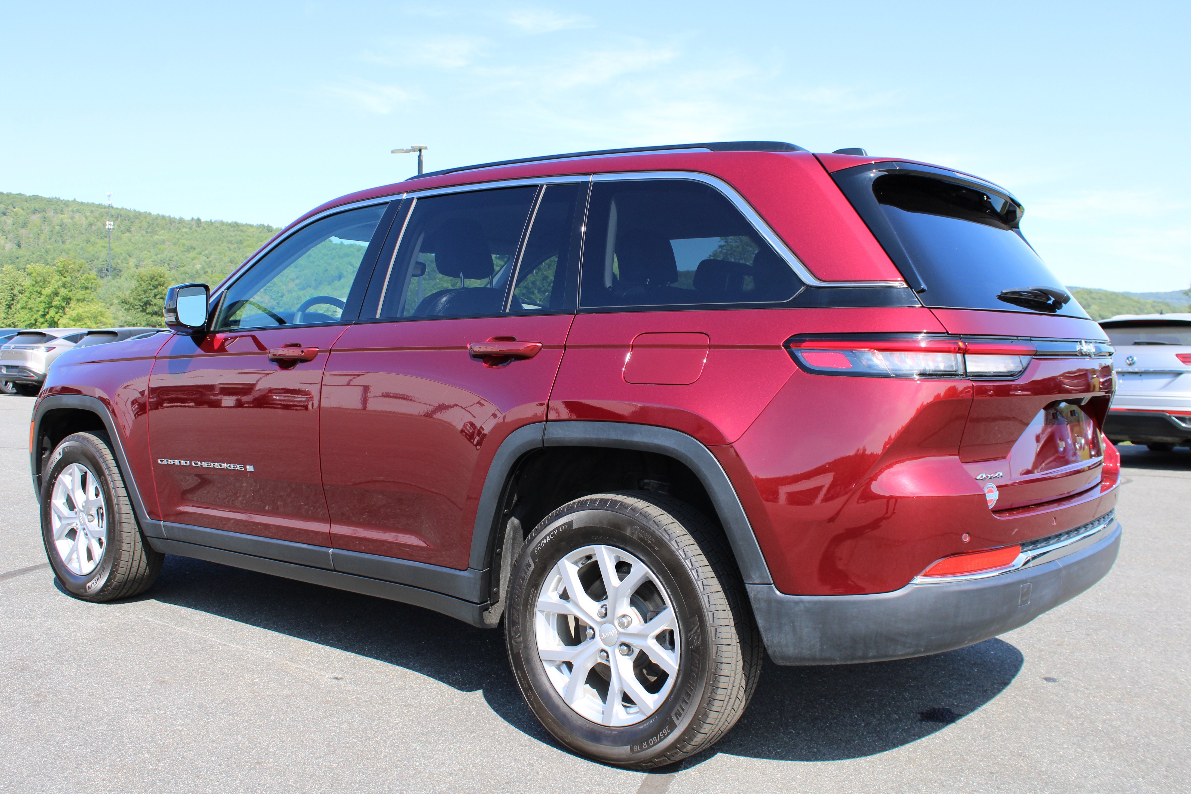 Used 2023 Velvet Red Pearlcoat Jeep Limited image 11