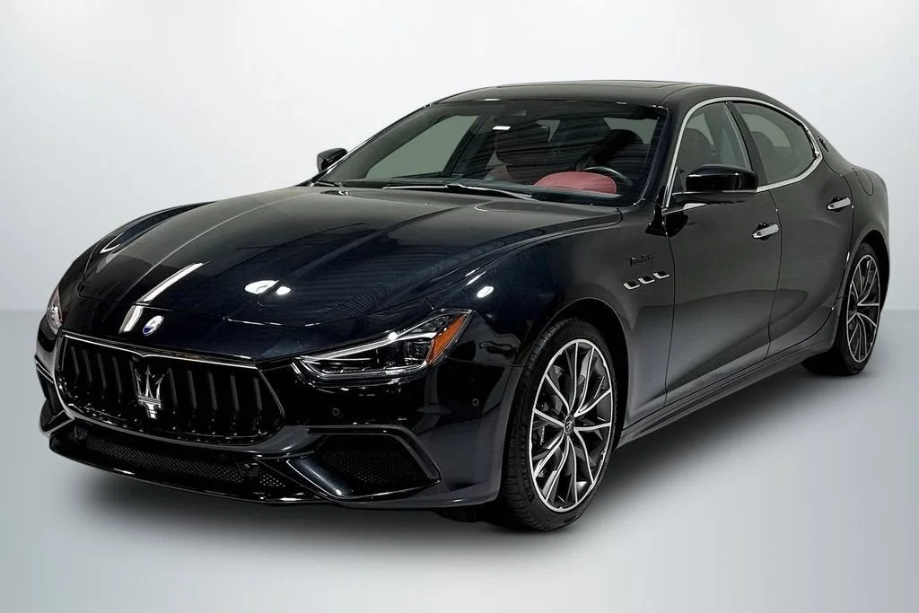 Used 2023 Nero Ribelle Metallic Maserati Modena image 3