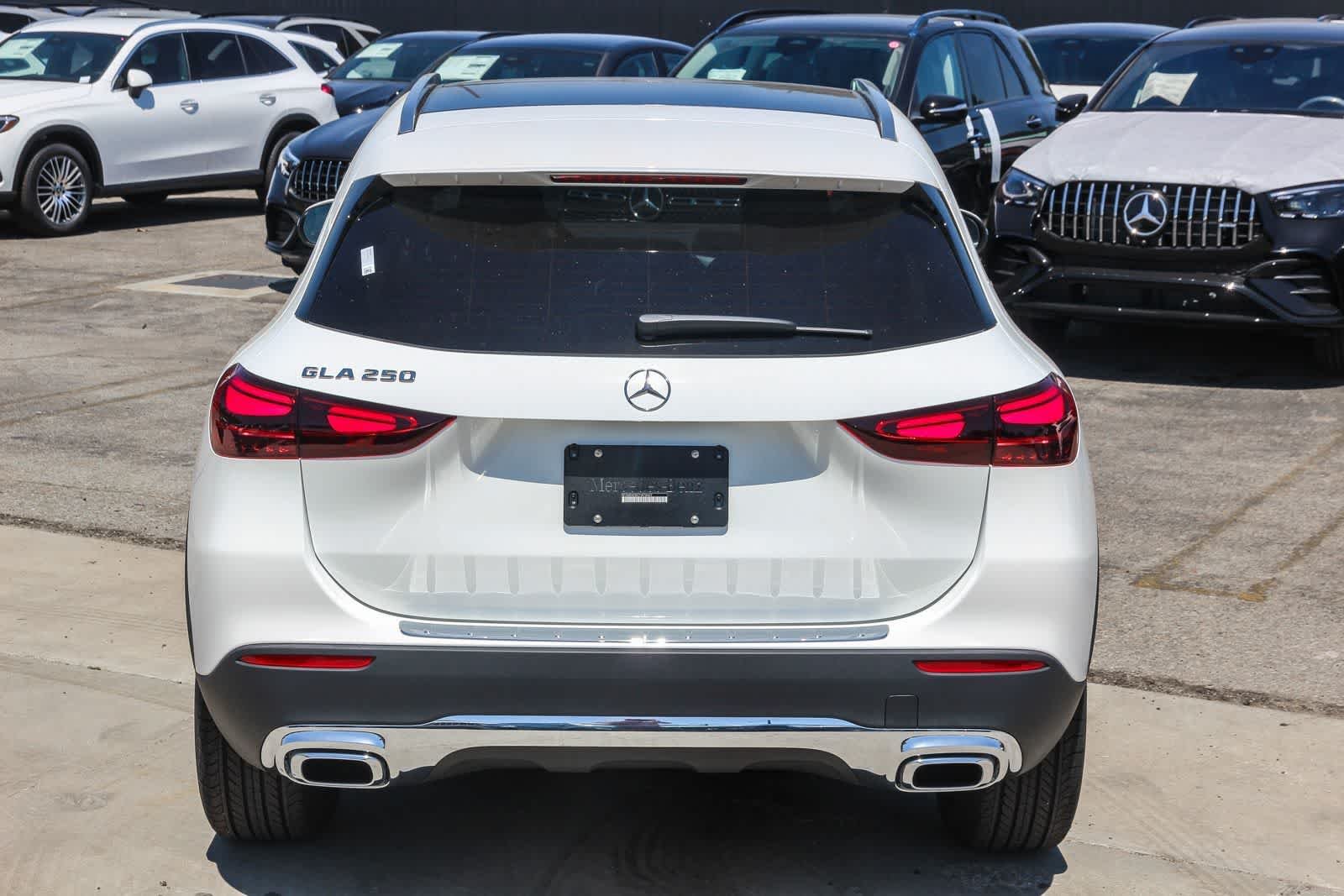 New 2026 Polar White Mercedes-Benz GLA 250 image 5