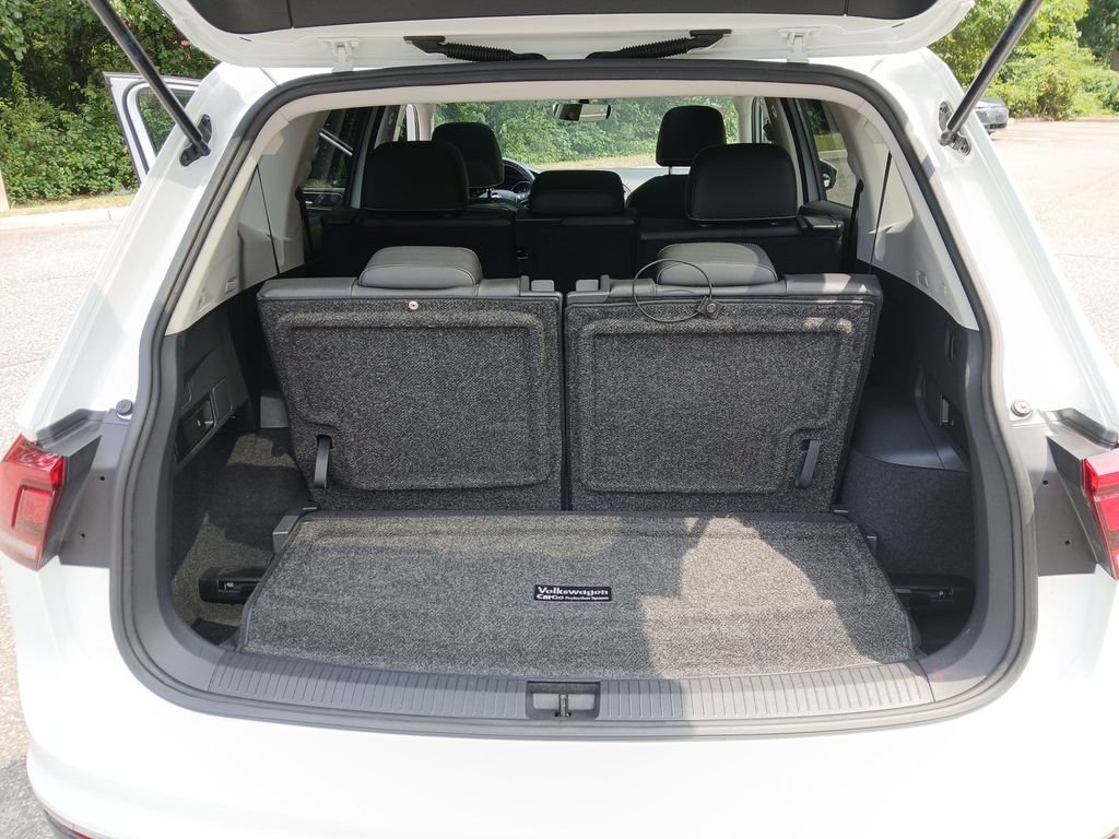 Used 2021 White Volkswagen  image 38
