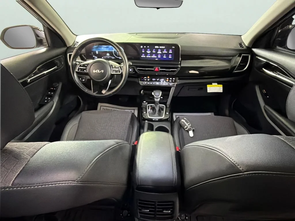 2024 Kia Seltos S - Photo 30