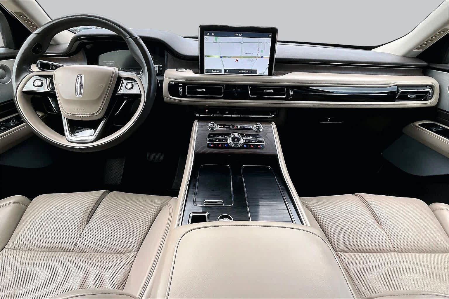 Used 2020 Pristine White Metallic Tri-Coat Lincoln Reserve image 16