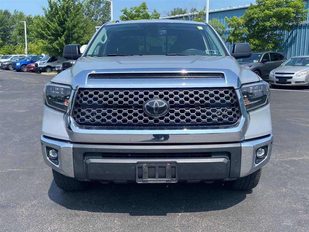 Used 2019 Cement Toyota SR5 image 5