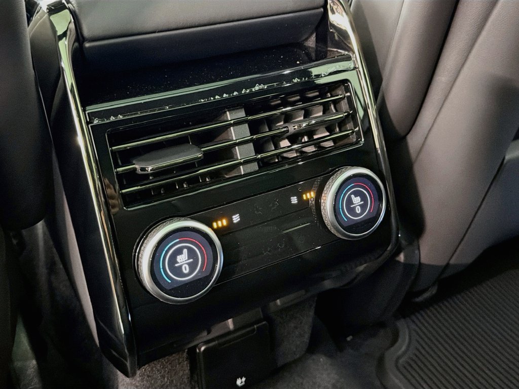 New 2027 Carpathian Grey Land Rover Dynamic SE P400 image 27